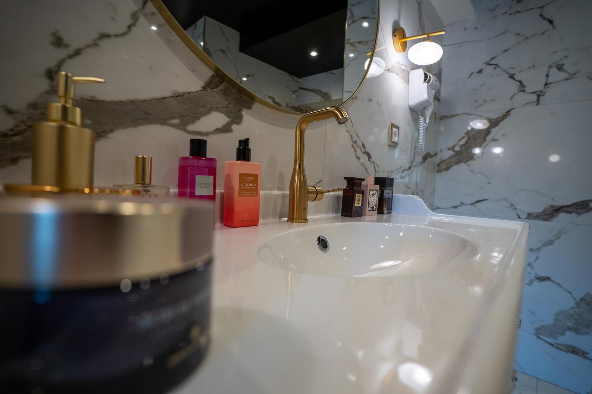 Appartement D'Exception Avec Jacuzzi Villefranche-sur-Saône Exterior foto